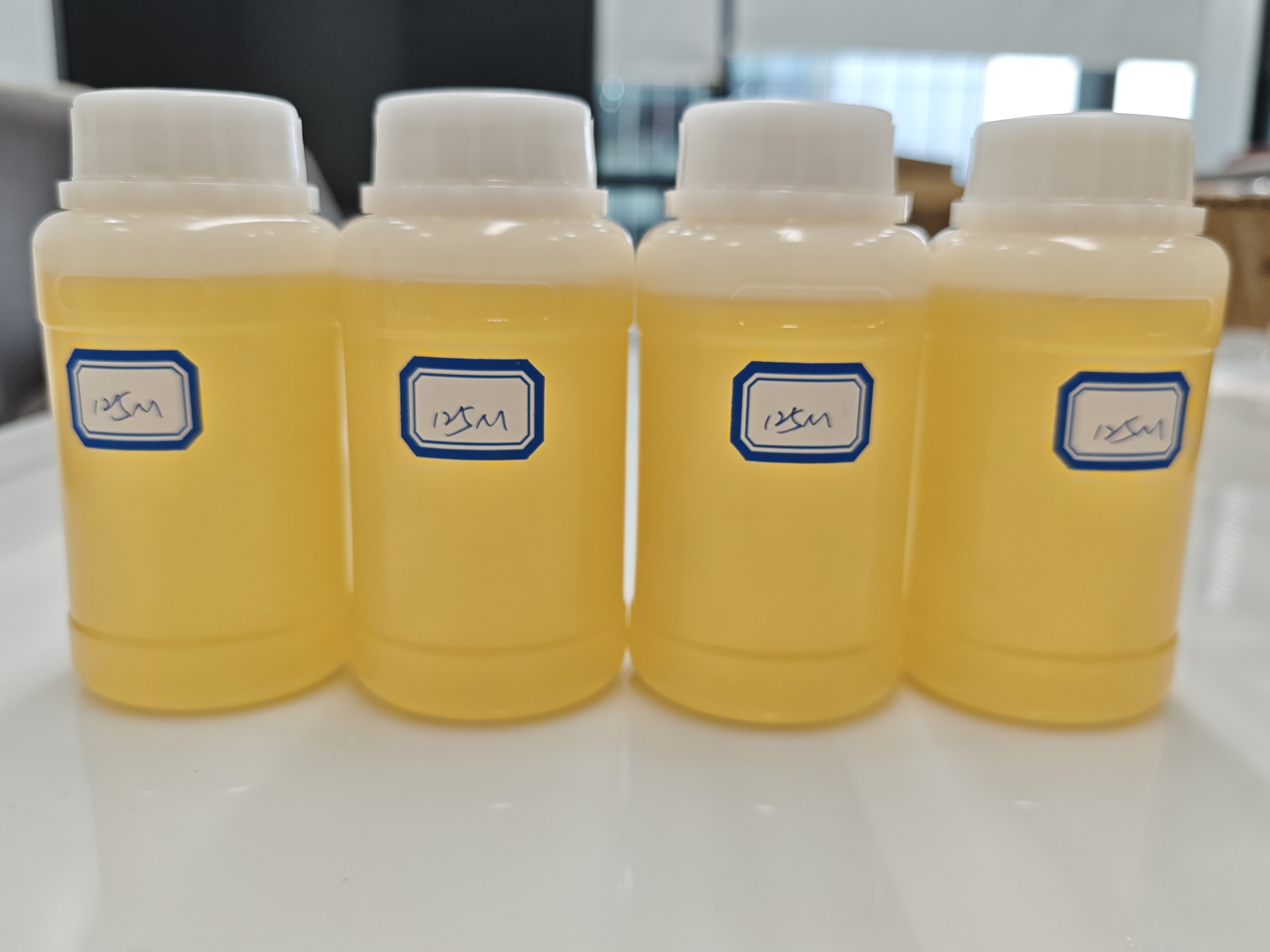 Últimos blogs de empresas sobre Introducing HW-125M: A 1:1 Polyamide Hardener Designed for the Indonesia Market